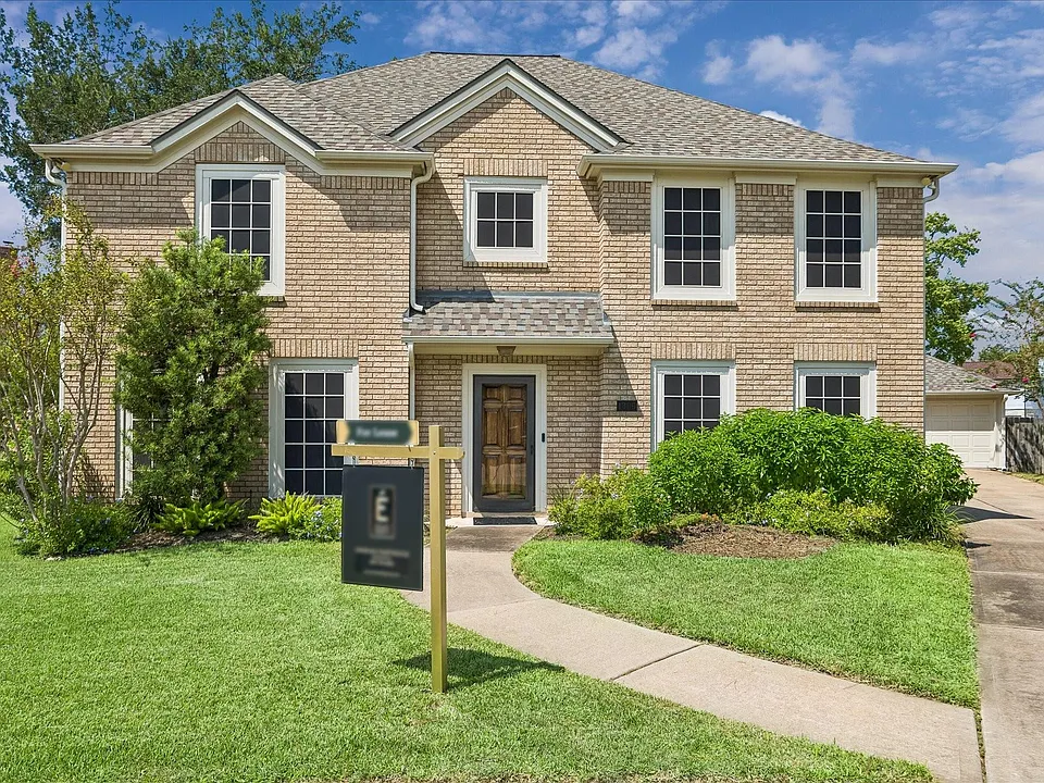 1306 Forest Hollow Dr