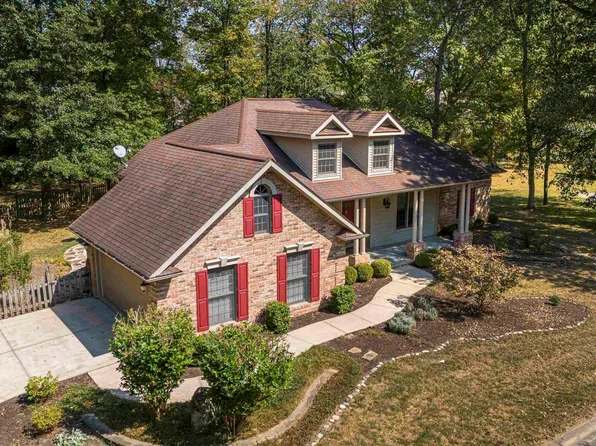 1110 Grand Oak Dr, Carbondale, IL 62901