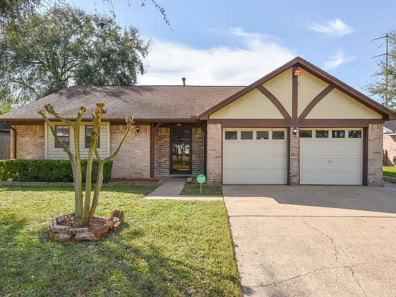 2nd image of 2222 Woodcrest Dr