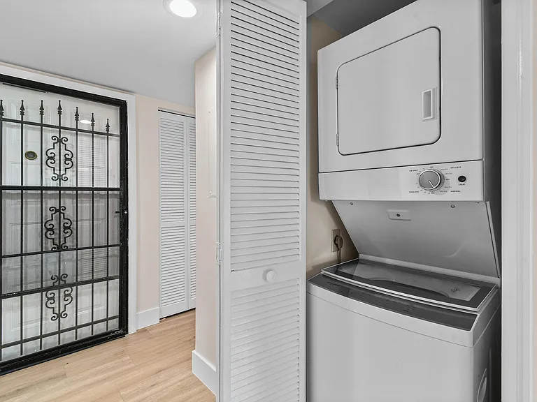 2233 NW 22nd Ave #102 — Photo 40