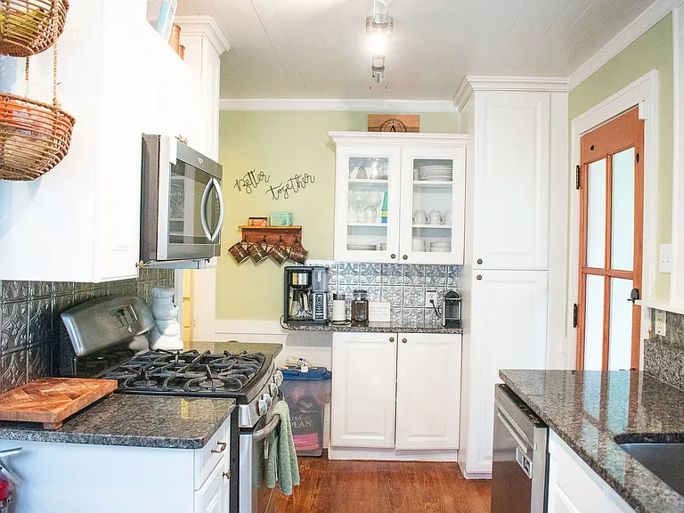 Oakwood Ave — Photo 7
