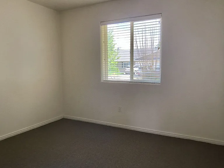 4129 W 300 N — Photo 9