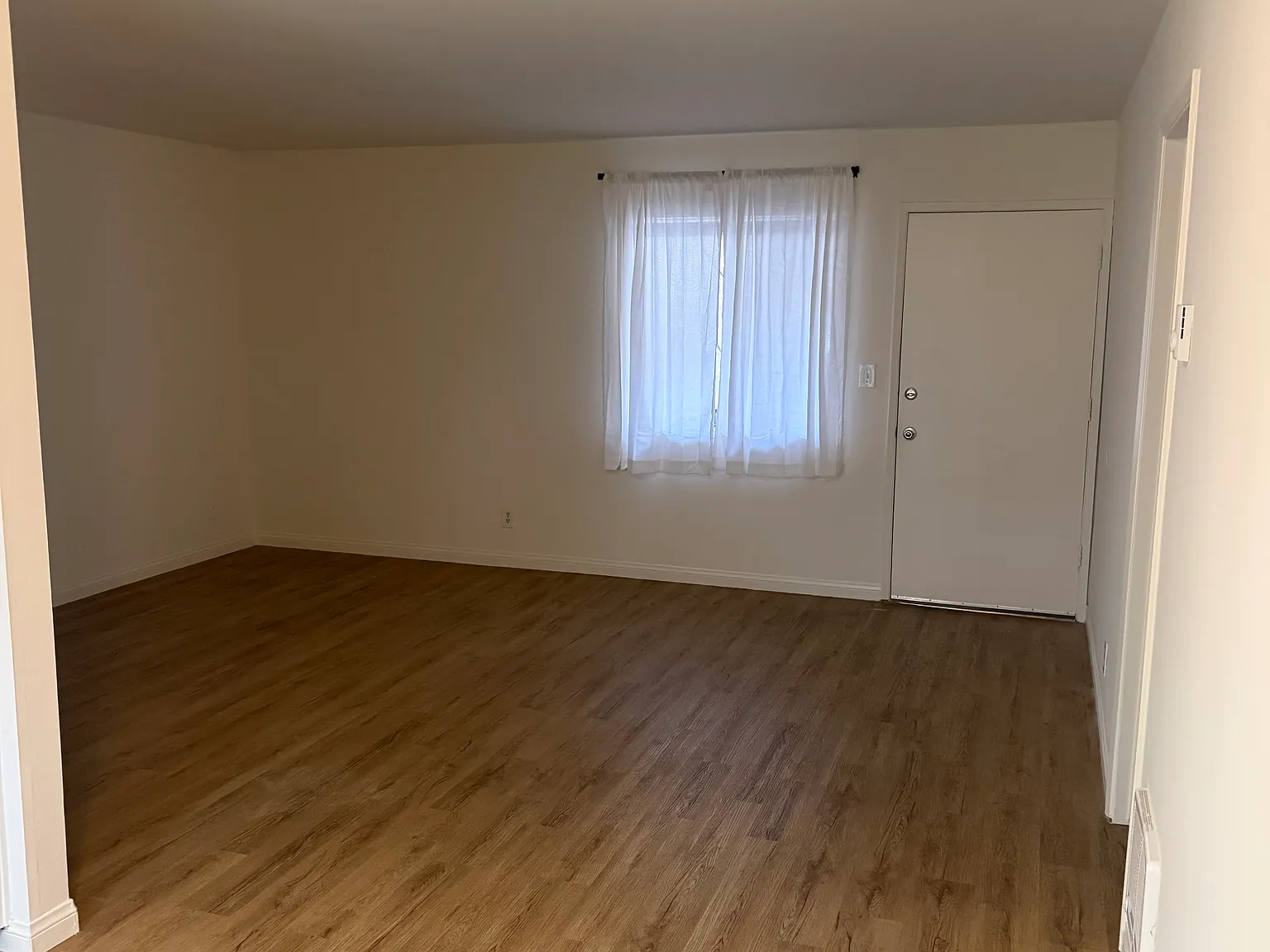 2 bed, 900 sqft, $2,950 — Photo 2