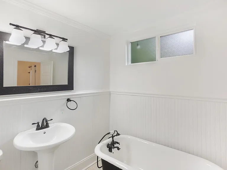 3800 N Adams St — Photo 18
