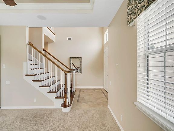 5th image of 110 E Cherry Pl