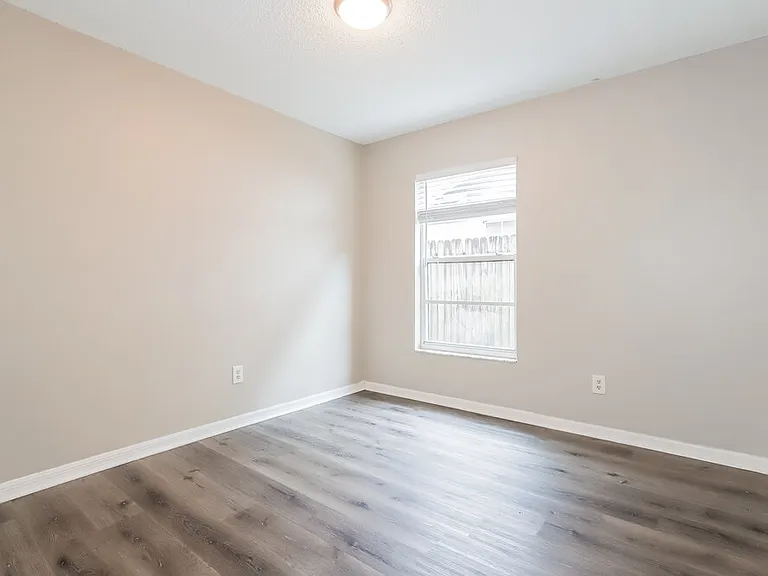1011 Hardwood Dr — Photo 11