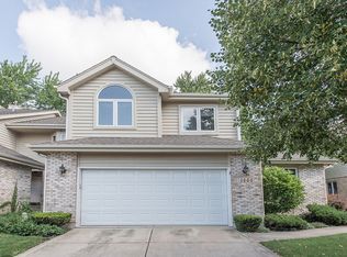 1444 Coventry Ct, Darien, IL 60561