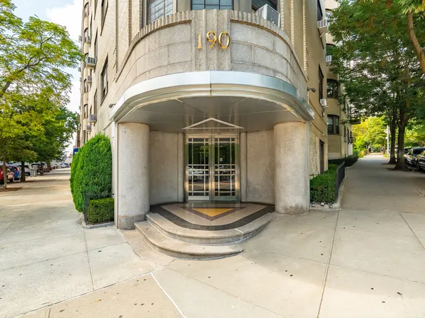 190 East Mosholu Parkway South image 3 of 36