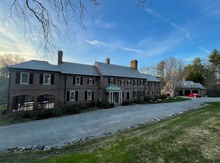 325 Nashawtuc Rd, Concord, MA 01742