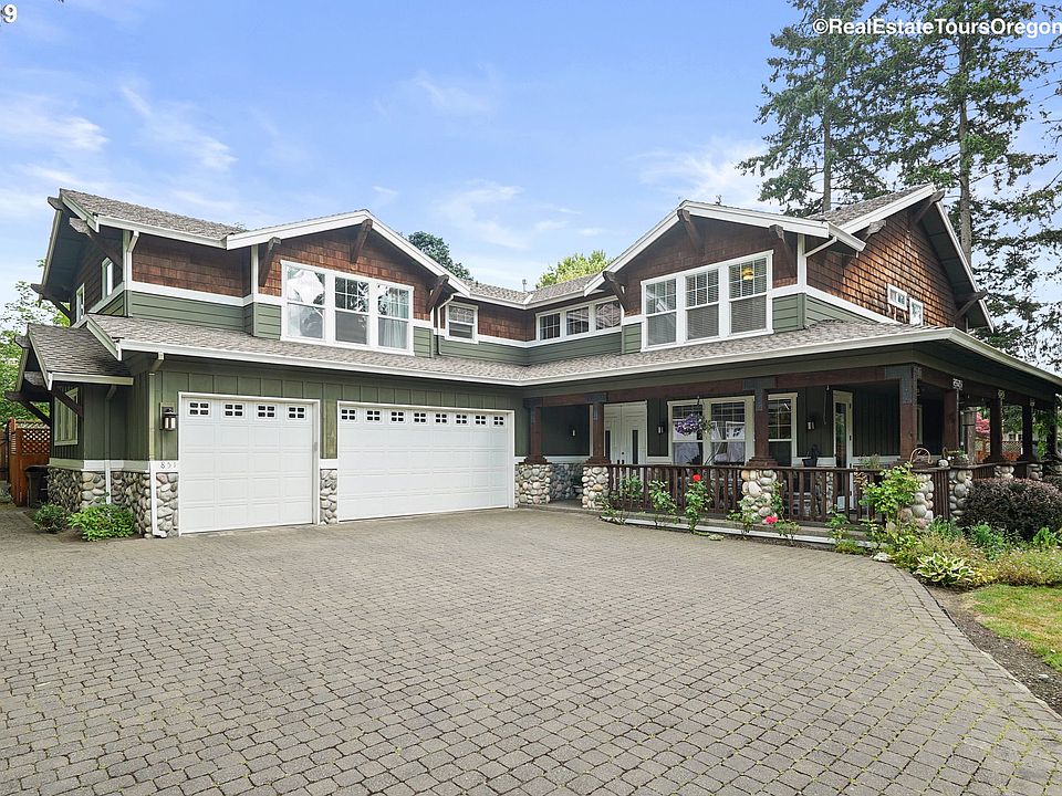 1st image of 851 NE Brennan Ln
