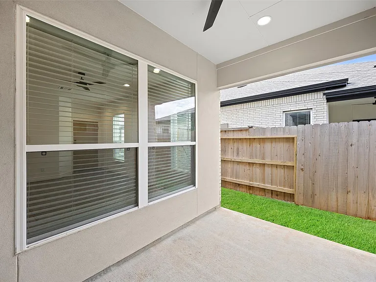 2711 Sunrise Breeze Dr — Photo 25