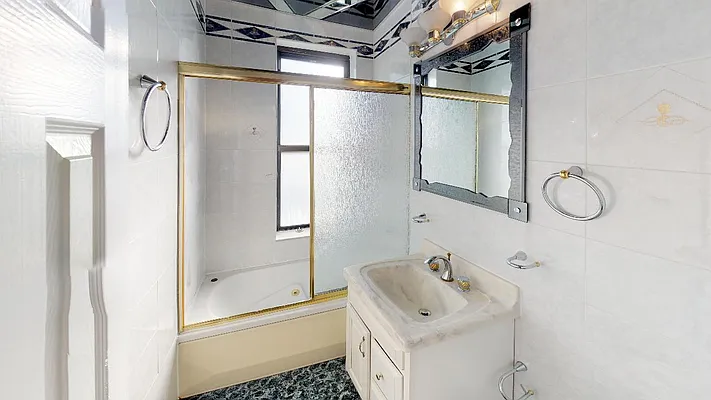 Rented by Metro Garden Realty NYC | media 36