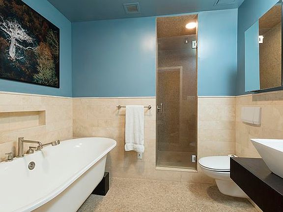 4th image of 116 W 22nd St APT 6