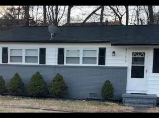 2715 Kendall Dr, Charlotte, NC 28216