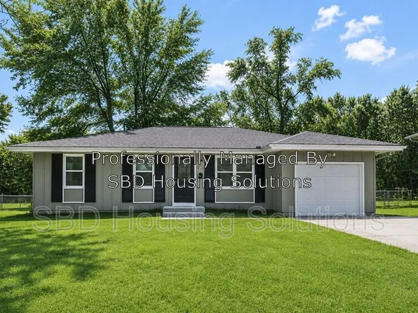6103 E 120th Ter, Grandview, MO 64030