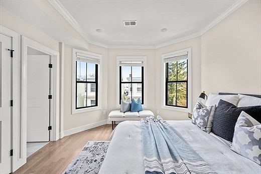 1st image of 303 Maverick #Penthouse 4