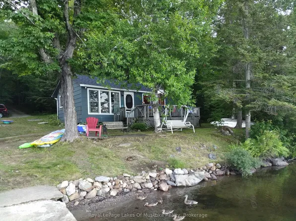 25 Maple Dr, Perry, ON P0A 1J0