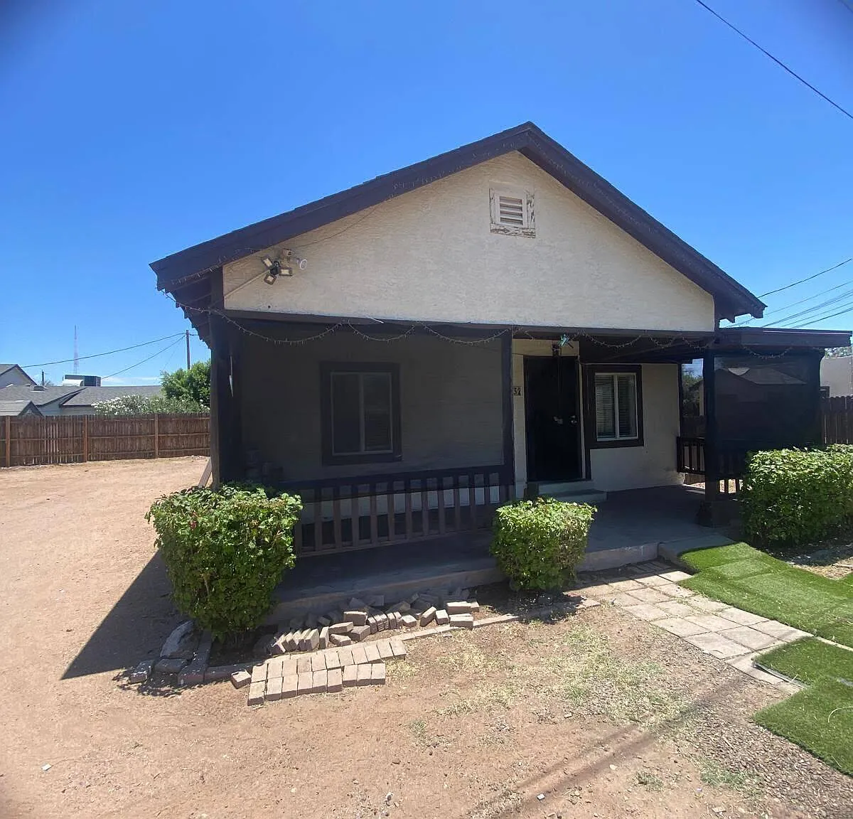 3 bed, 1.0 bath, 1575 sqft, $1,895 — Photo 3
