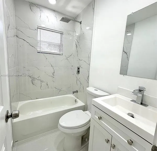 417 NW 7th Ter #14 — Photo 8