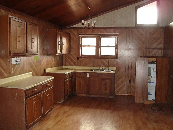 2nd image of 16 Robin Hood Ln