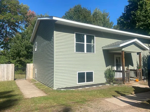 2282 Beaudoin St, Marquette, MI 49855