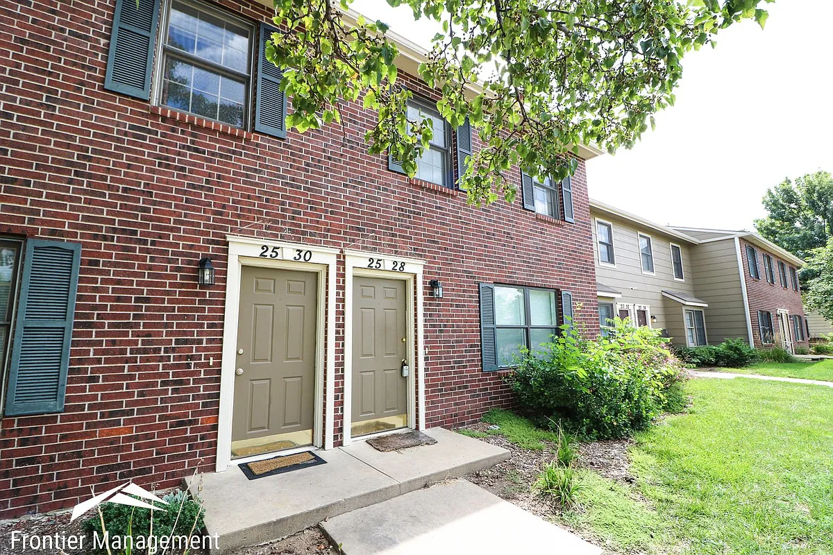 Building Photo - 2528 Candlecrest Cir
