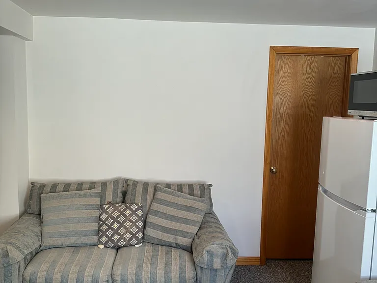 7S485 Lynn Dr — Photo 34