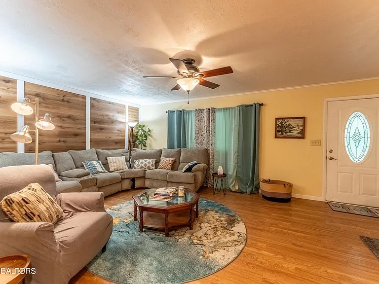 1806 Perimeter Dr — Photo 10
