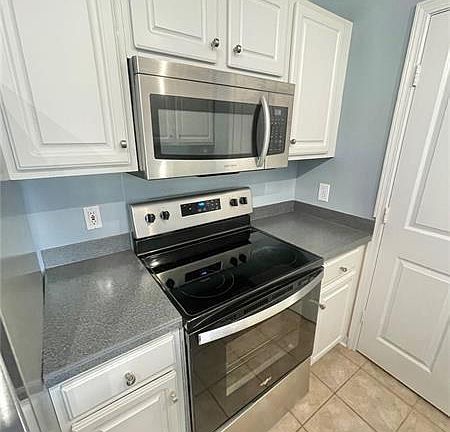4th image of 1101 Juniper St NE APT 517