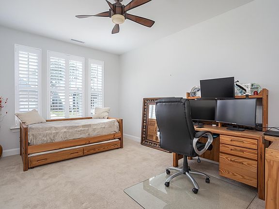 5th image of 225 Silverhawk Ln