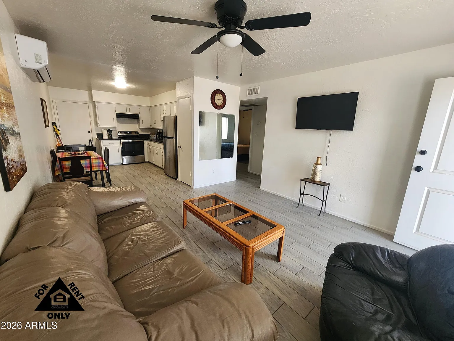 2 bed, 1.0 bath, 1620 sqft, $1,600 — Photo 2