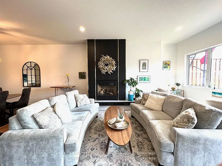 218 Joseph St #UPPER — Photo 6