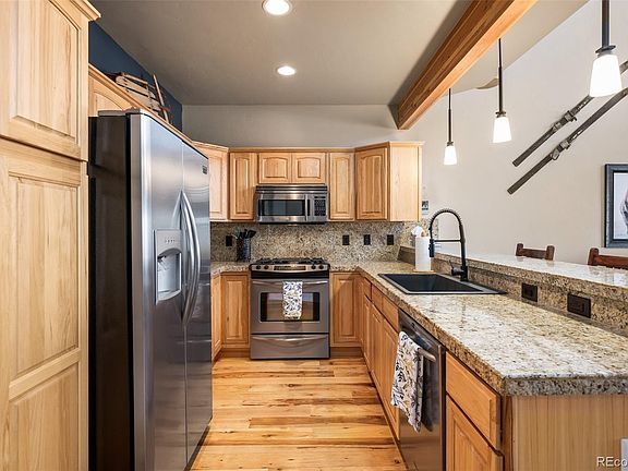 5th image of 714 Cranmer Ave Unit 22