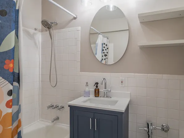 3065 Sedgewick Avenue image 7 of 13