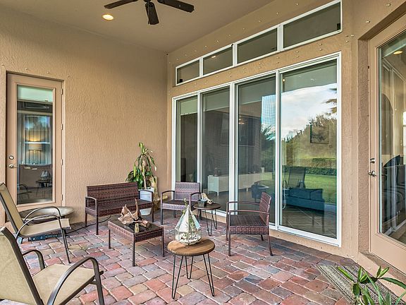 5th image of 1090 S Lakes Way SW