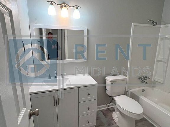 4th image of 1005 Piney Woods Rd #B