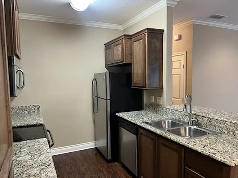 3920 Mobley Ln — Photo 5
