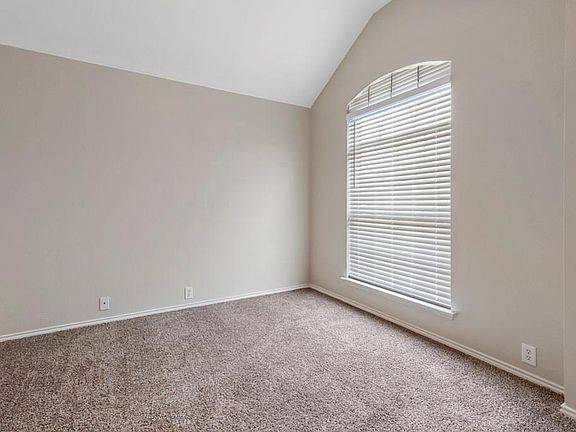 4th image of 8424 Silverbell Ln