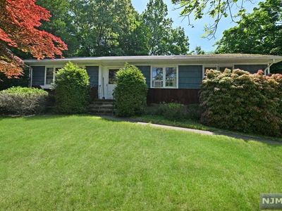 7 Sloping Hill Ln, Montvale, NJ, 07645