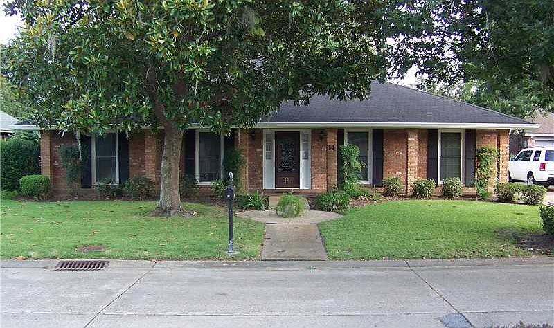 1st image of 14 Myrtle Hill Dr