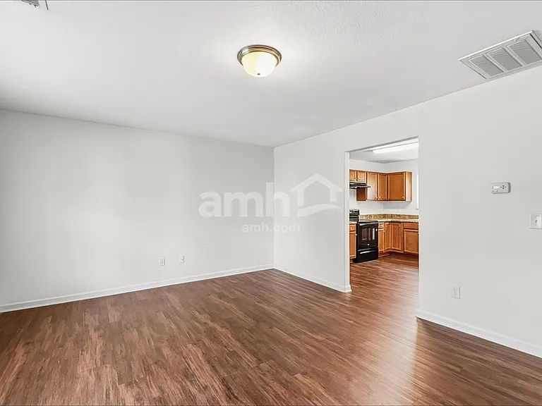 1325 Vernon Mill Rd — Photo 6
