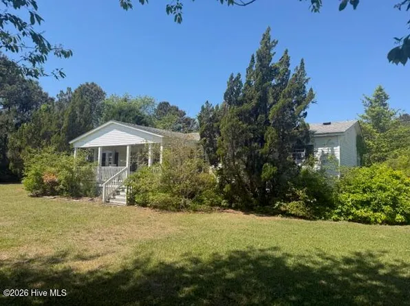 164 Edgewater Drive, Harbinger, NC 27941