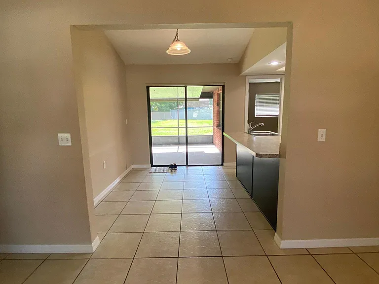 917 Sunshine Way SW — Photo 7