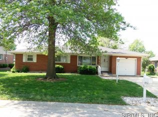 811 Evansville Ave, Waterloo, IL 62298