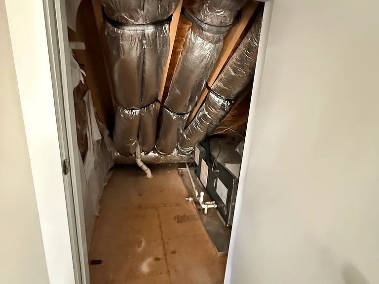 Additional storage space in the studio