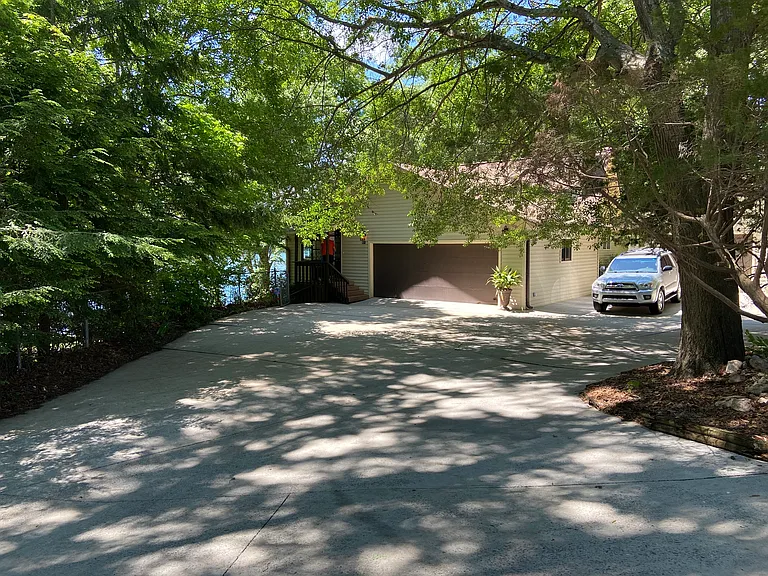 921 Gap Hill Rd — Photo 3