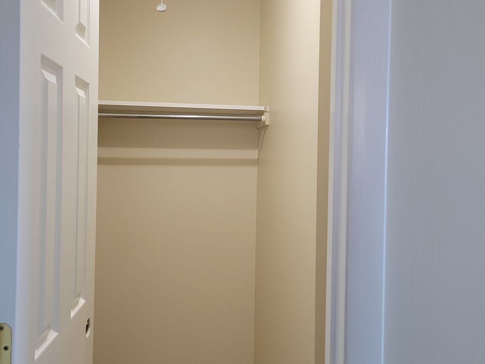 2nd image of 332 N Oakwood Ave #S1