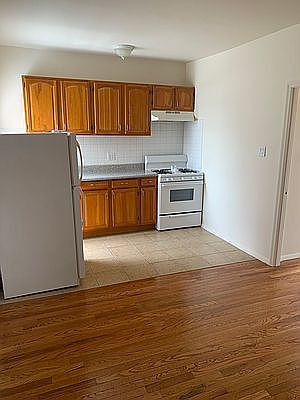 2nd image of 2314 28th Ave APT 3F