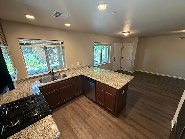 1194 Velarde Cir — Photo 21