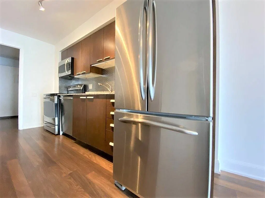 2191 Yonge St - 1701 — Photo 3